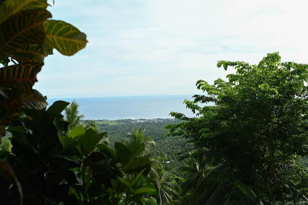 Апартаменти The Balcony Of The Camiguin Island Мамбахао Екстер'єр фото