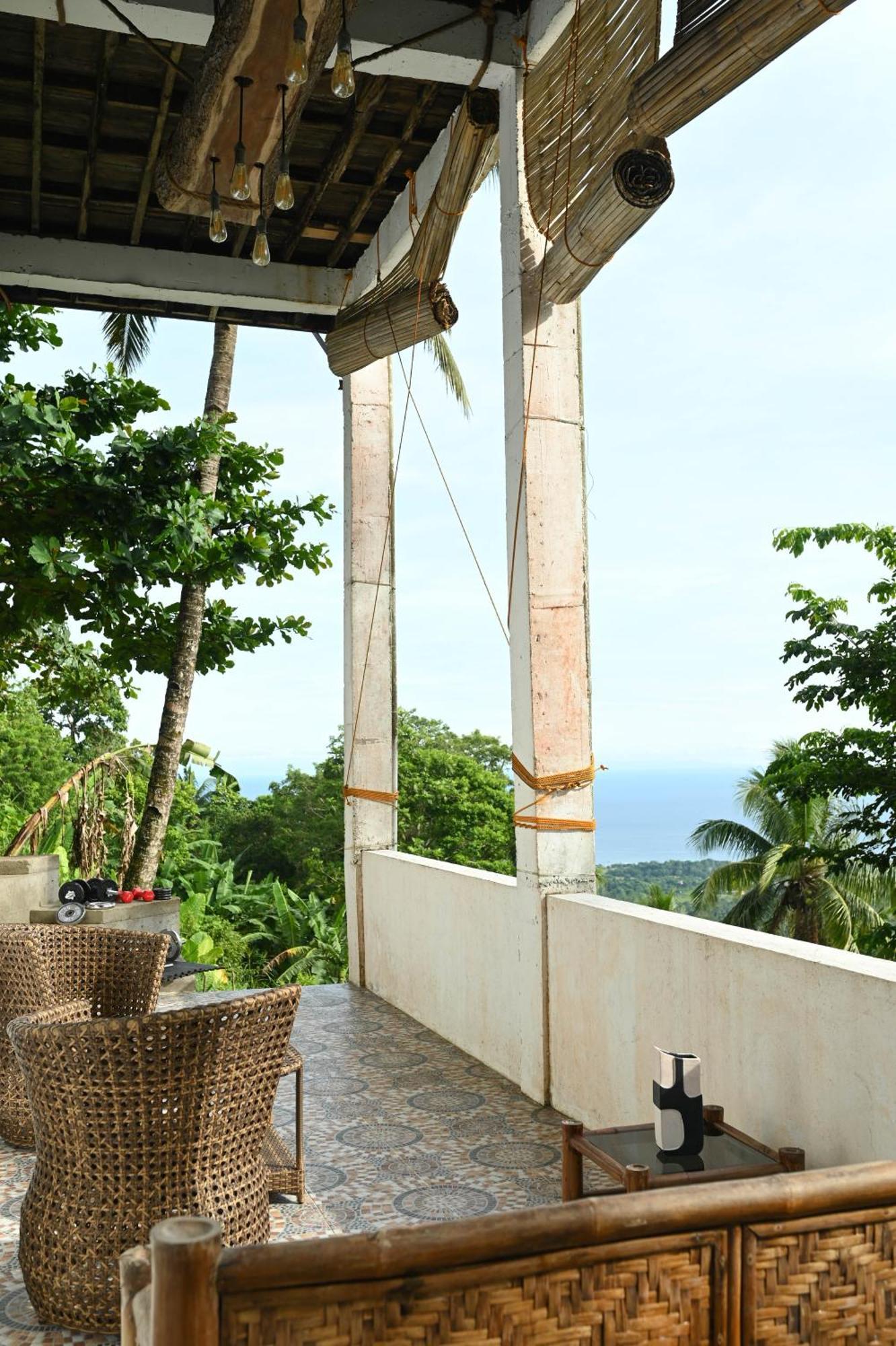 Апартаменти The Balcony Of The Camiguin Island Мамбахао Екстер'єр фото